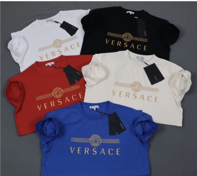 T-shirt- Effortless Elegance with a Contemporary Edge